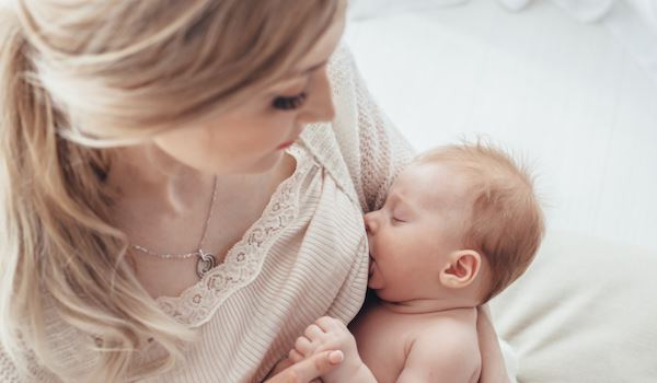 5 Important Tips for Breastfeeding While Pregnant